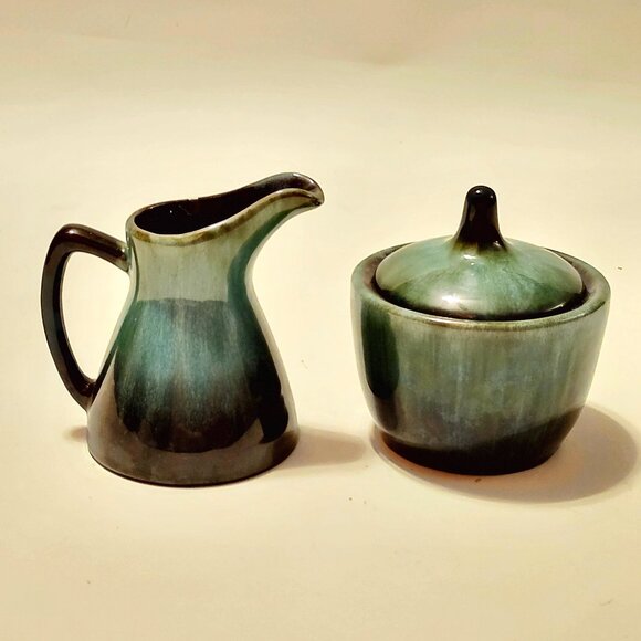 Vintage Blue Mountain Pottery creamer and sugar bowl matching set Woodland Charm - Picture 1 of 8